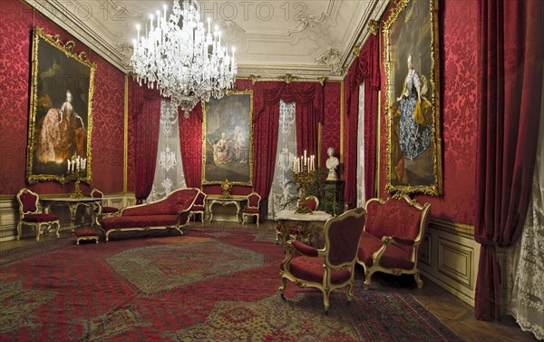 Red Salon, Schonbrunn Palace