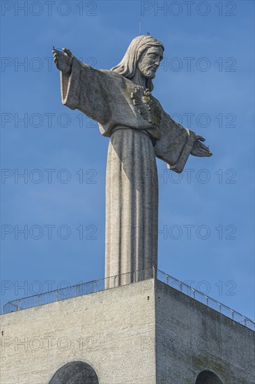 Cristo Rei statue