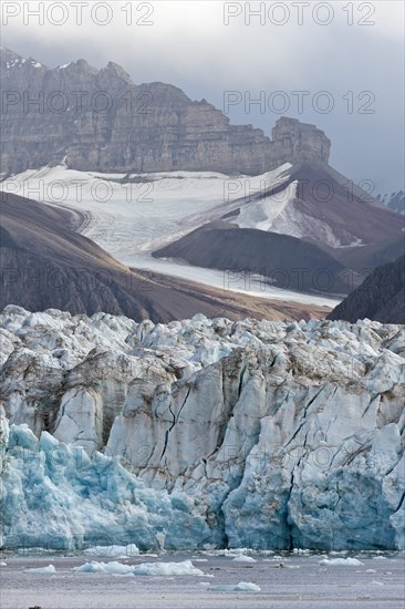 Kongsbreen Glacier