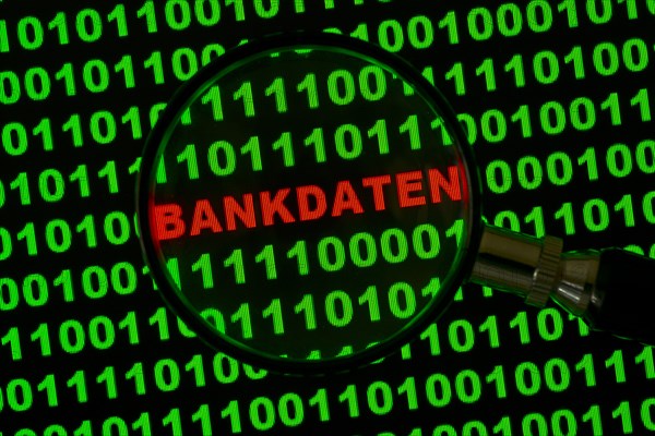 Binary code with the word 'Bankdaten'