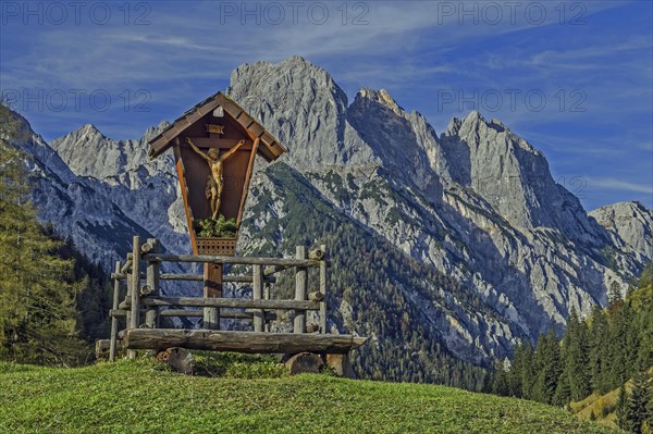 Wayside cross near Hirschbichl