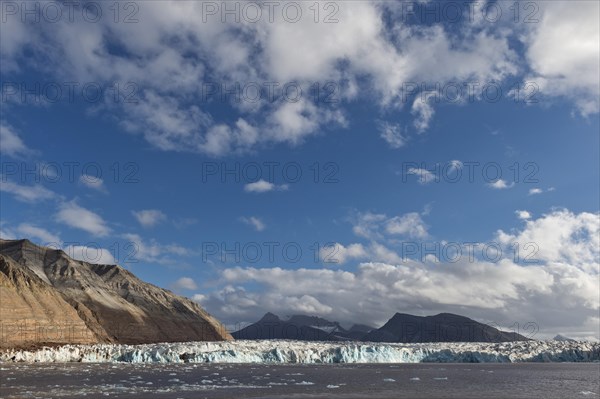 Kongsbreen Glacier