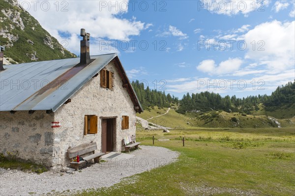 Malga Spora mountain hut