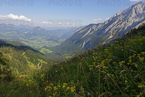 Route to Purtscheller House on Hohen Goll Mountain