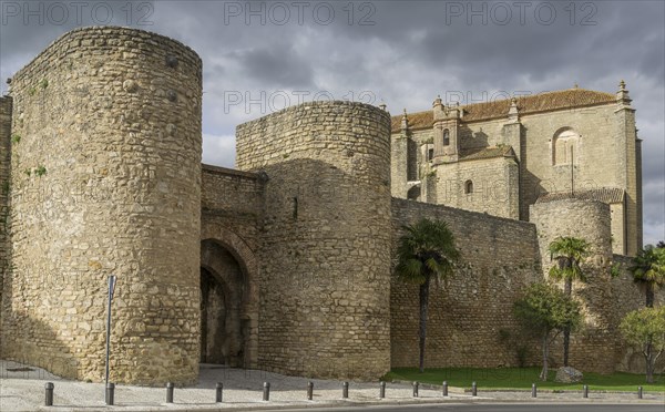 Gate and ramparts of Almocabar
