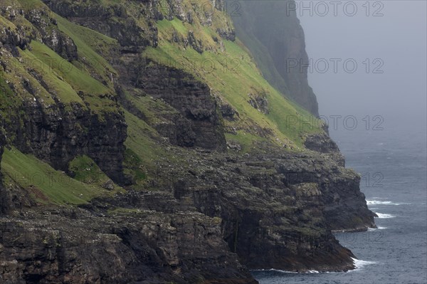 Cliff near Tjornuvik