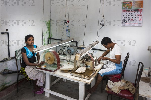 Jewellery production with semi-precious stones