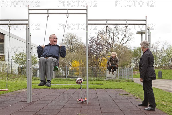 Grandfather And His Granddaughter Photo12 imageBROKER Michael Peuckert