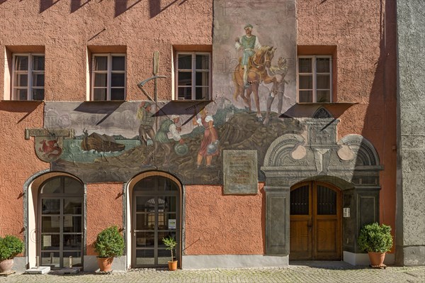 Facade fresco with Duke George