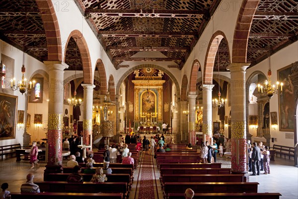 Interior of Iglesia Matriz de El Salvador church