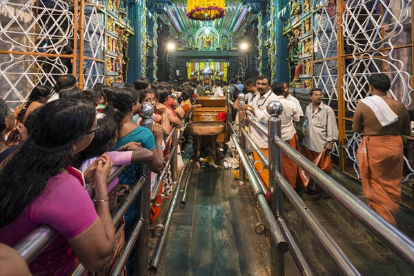 Pilgrims queuing for Puja during the Pongala festival