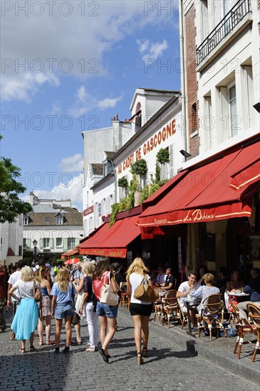 People at the Place du Tertre