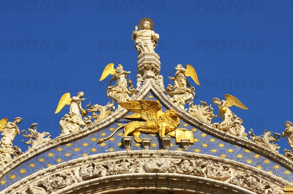 Sculptures and Lion of St Mark on the front of St Mark's Basilica