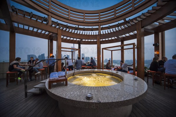Vue Bar with jacuzzi