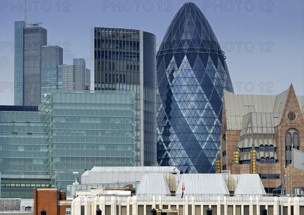 Skyline with the office tower '30 St Mary Axe'