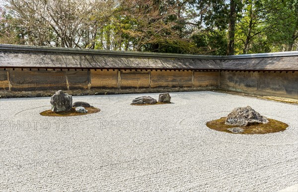 Ryouan-ji rock garden