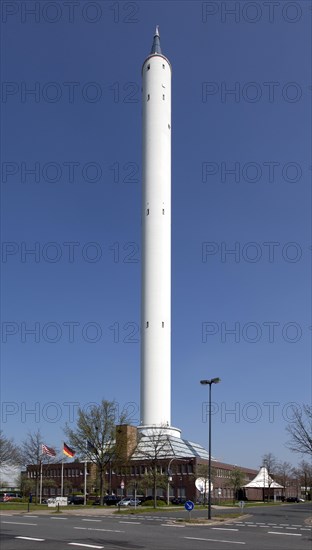 Drop tower for experiments in zero gravity