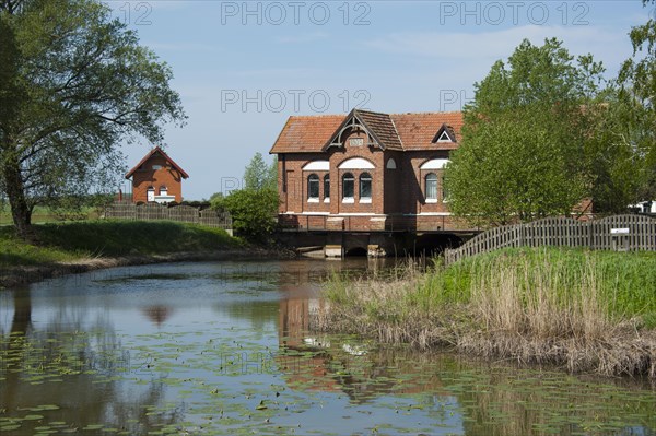 Pumping stations of 1907 and 2007