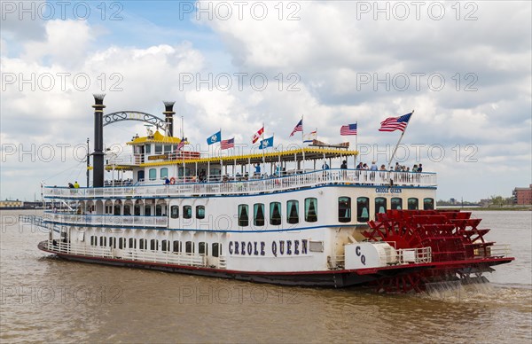 Paddle steamer on the Mississippi River