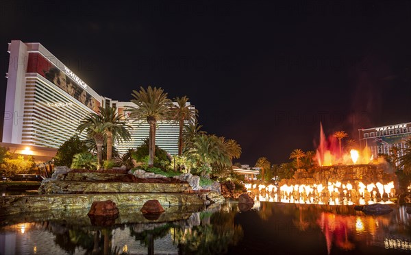 Show with artificial volcano eruption at Hotel The Mirage