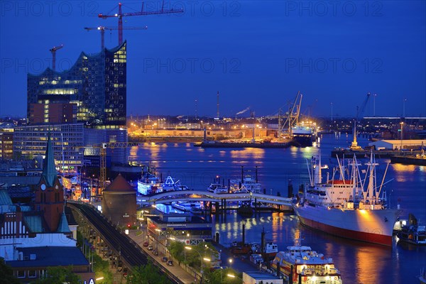 Elbe River with the museum ship Cap San Diego and Elbe Philharmonic Hall