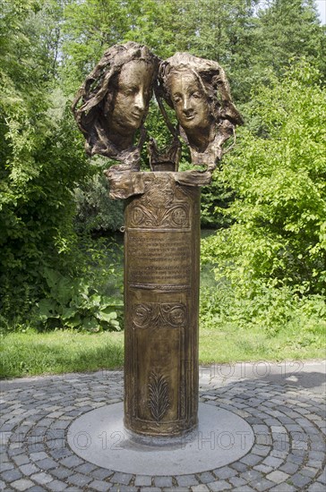 Monument to Love'