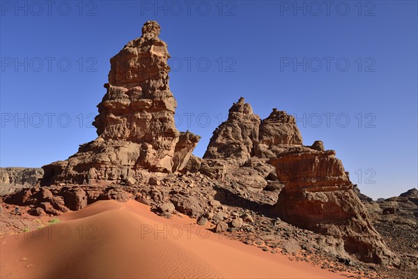 Rock towers and sand dunes at the Cirque