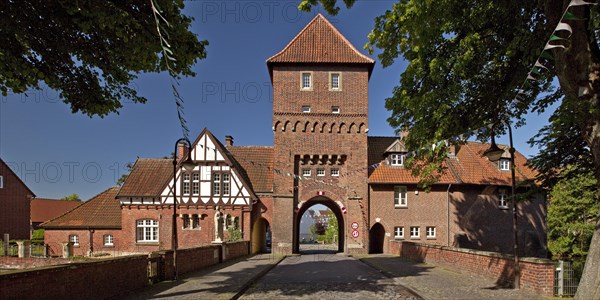 Walkenbruckentor bridge gate