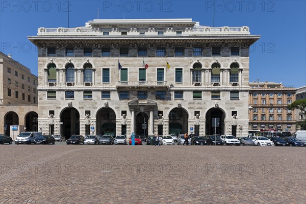 National Bank in Piazza della Vittoria