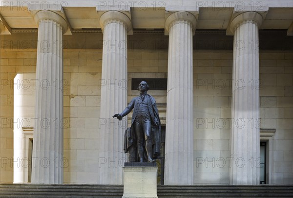 George Washington Monument in front of Federal Hall