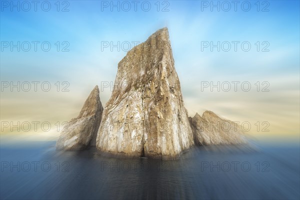 Kicker Rock or Roca Leon Dormido