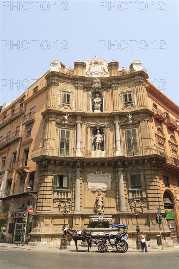 Castellamare with fountain with autumn season statue