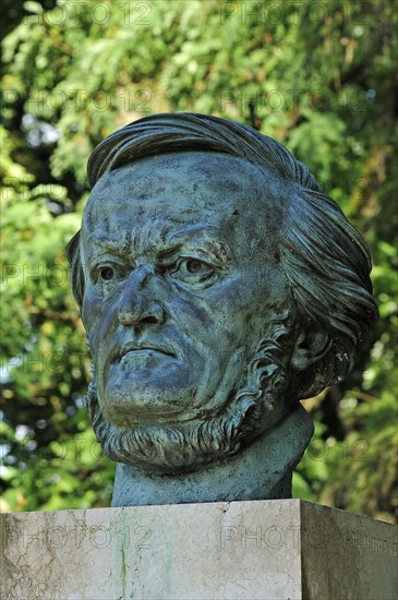 Bronze bust of the composer Richard Wagner