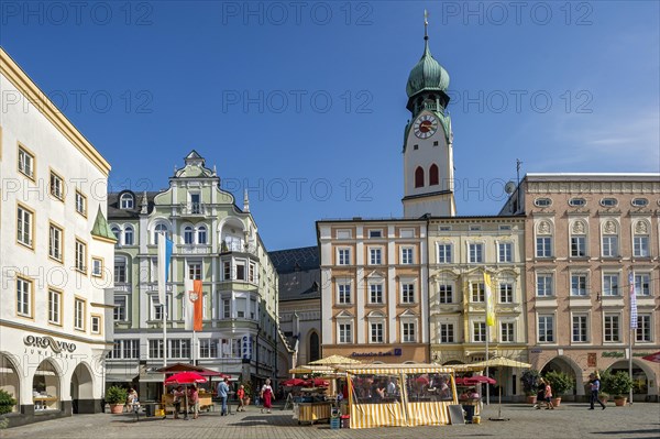 Houses and parish church of St. Nicholas