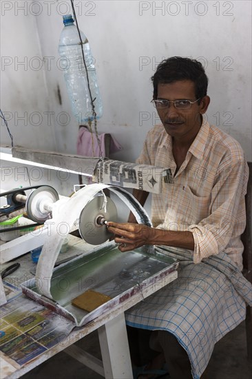 Jewellery production with semi-precious stones