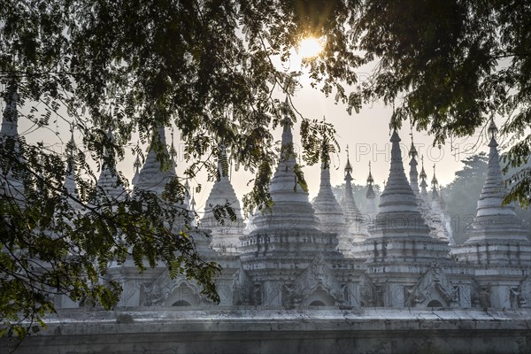 Atthakatha chedis or stupas