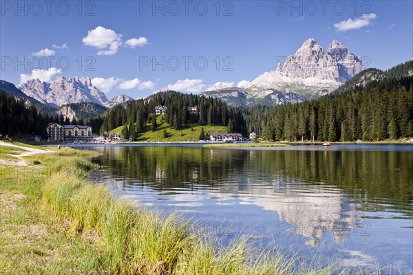 Lake Misurina or Lago de MeÅ›orina