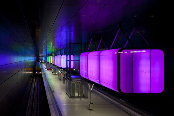 Light installation in the U-Bahn HafenCity Universitat subway station