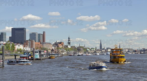 Landungsbrucken piers