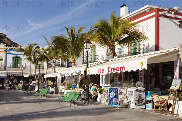 Restaurants and waterfront on the harbor