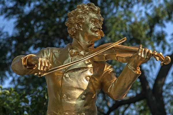 Monument to the composer Johann Strauss II