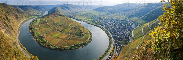 Moselle River loop in autumn