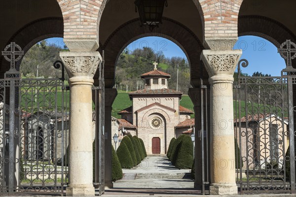 Cemetery with the Cripta Mussolini