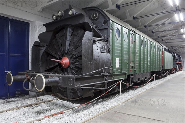 Steam-powered rotary snow plough