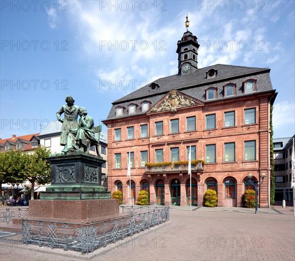 New Town Hall and Brothers Grimm National Memorial