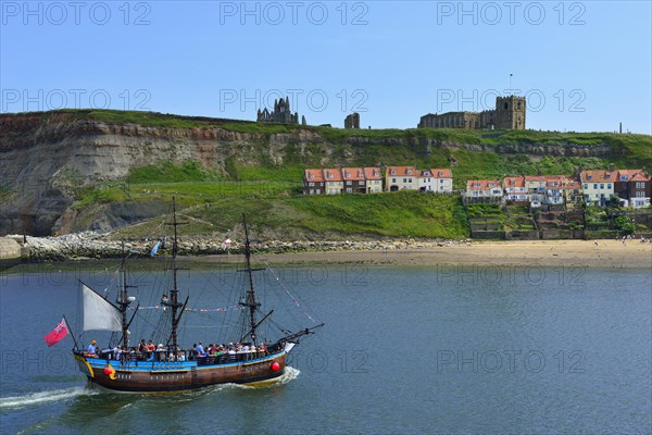 Historical excursion boat with three masts