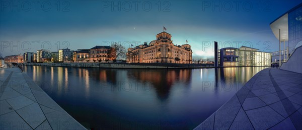 Panoramic view of Spreebogen