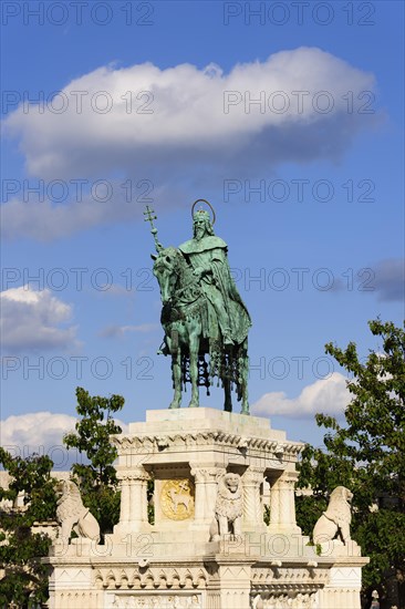 Equestrian statue of King Stephen I