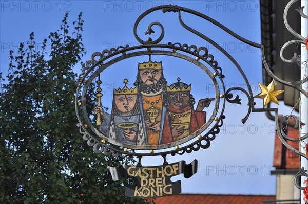 Hanging sign of 'Gasthof Drei Konig' inn