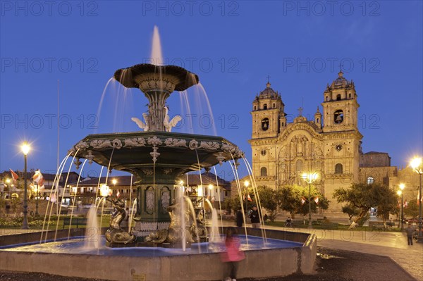 Fountain in front of Iglesia La Compania de Jesus Church